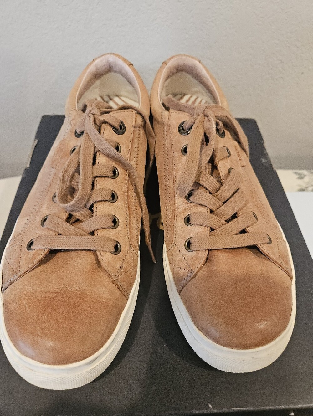 Taos Plim Soul Lux Women's 9 Caramel Leather Lace Up Comfort Sneakers Shoes